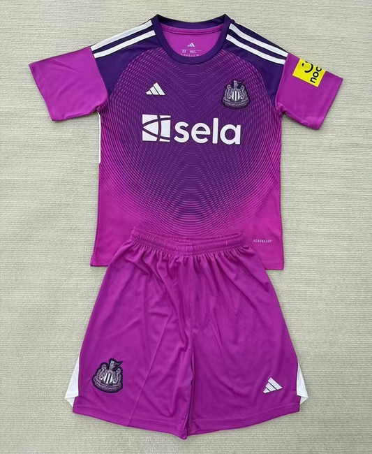 Newcastle Utd. GK Purple 25/26 Kids Kit (Includes Shorts)