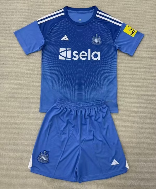 Newcastle Utd. GK Blue 25/26 Kids Kit (Includes Shorts)