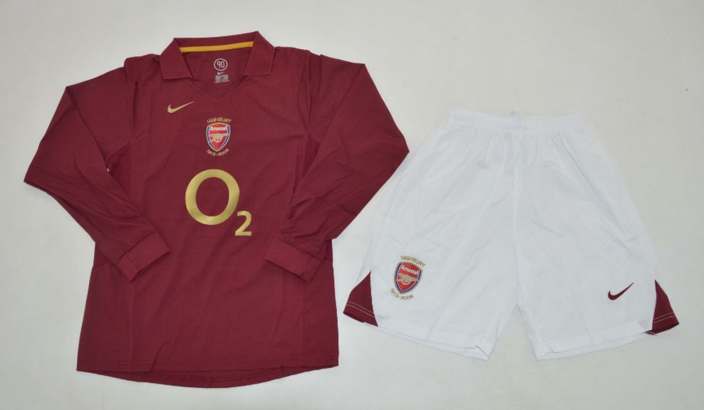 Man Utd. Home 07/09 Long Sleeve Kids Kit (Includes Shorts)