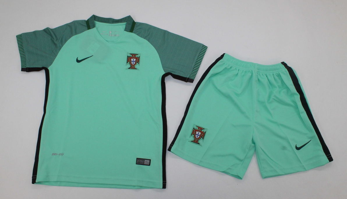 Portugal 2006 Kids Kit (Includes Shorts)