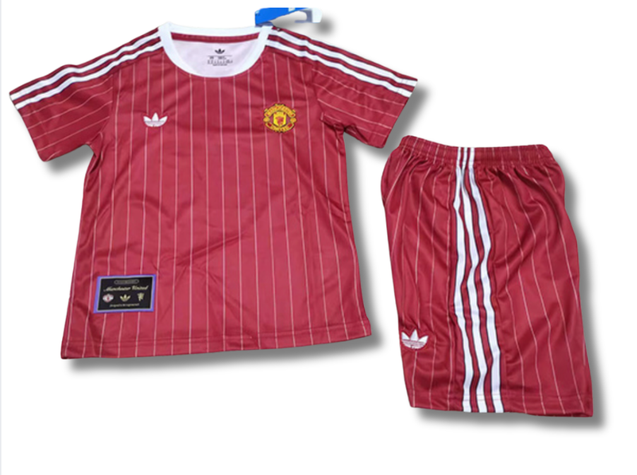 Man Utd Icon Kids Kit 1 (Includes Shorts)