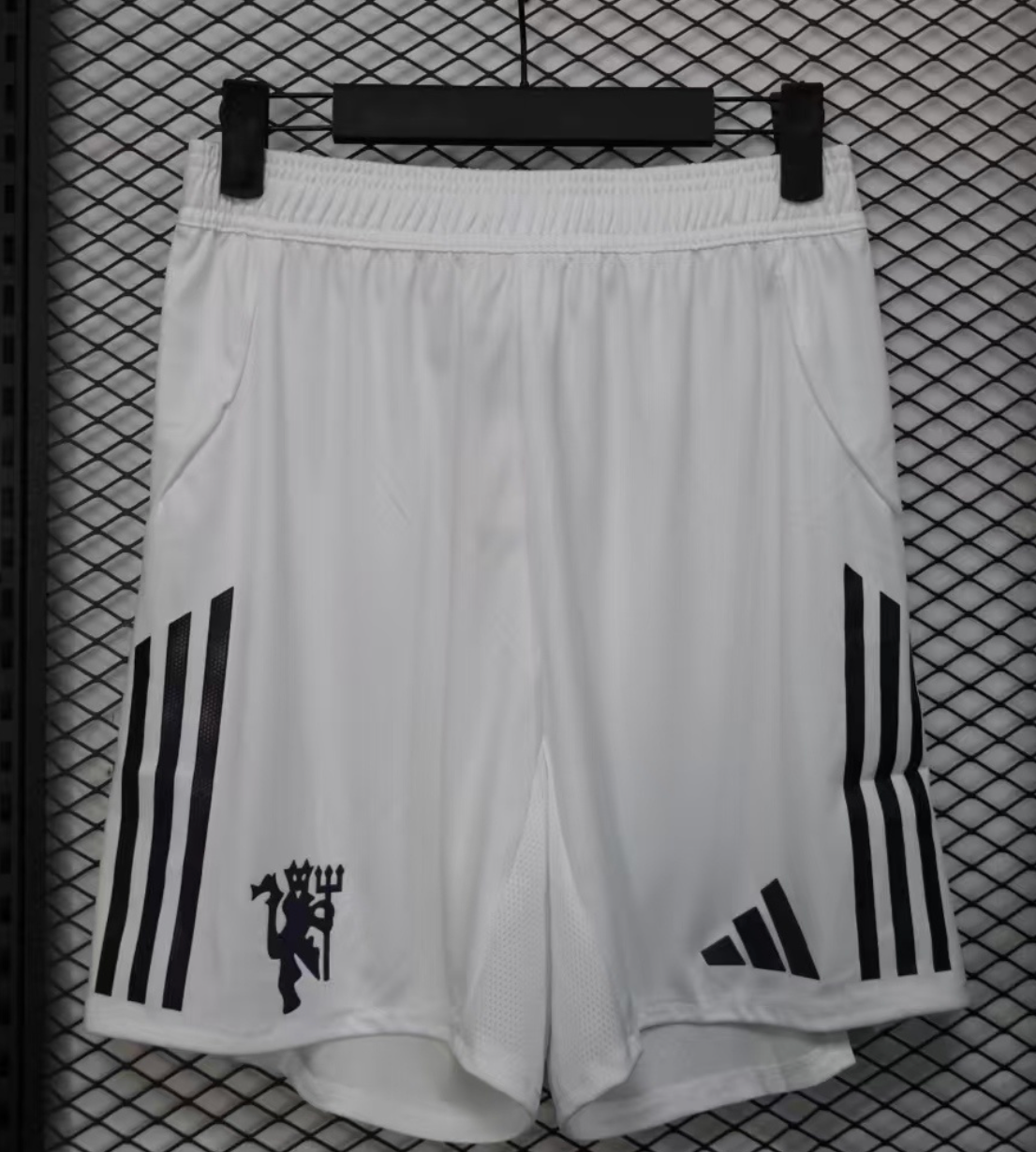 Man. Utd Training White 25/26 Player Issue Shorts and Socks Set (Can Purchase Separate)