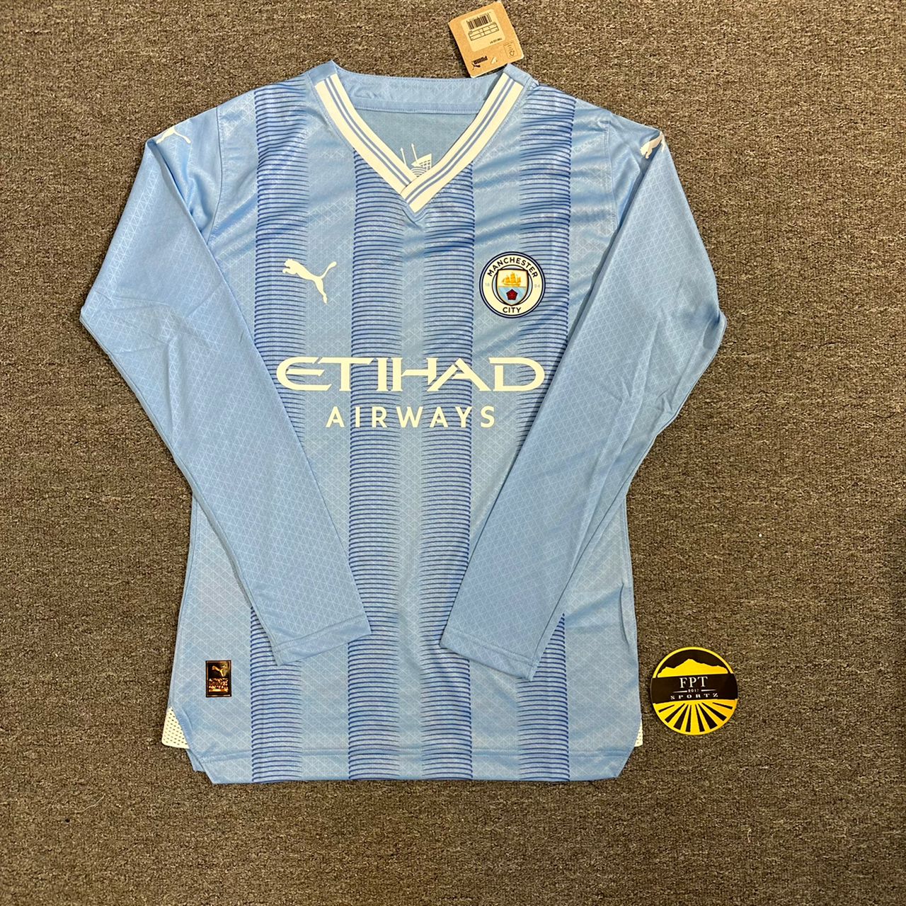 KIT] Manchester City 23-24. Away. + match images v Burnley.(Original kit by  Carson @Evoweb). Carsons kit has the under sleeve parts. I added long  sleeves and updated the socks with correct amount