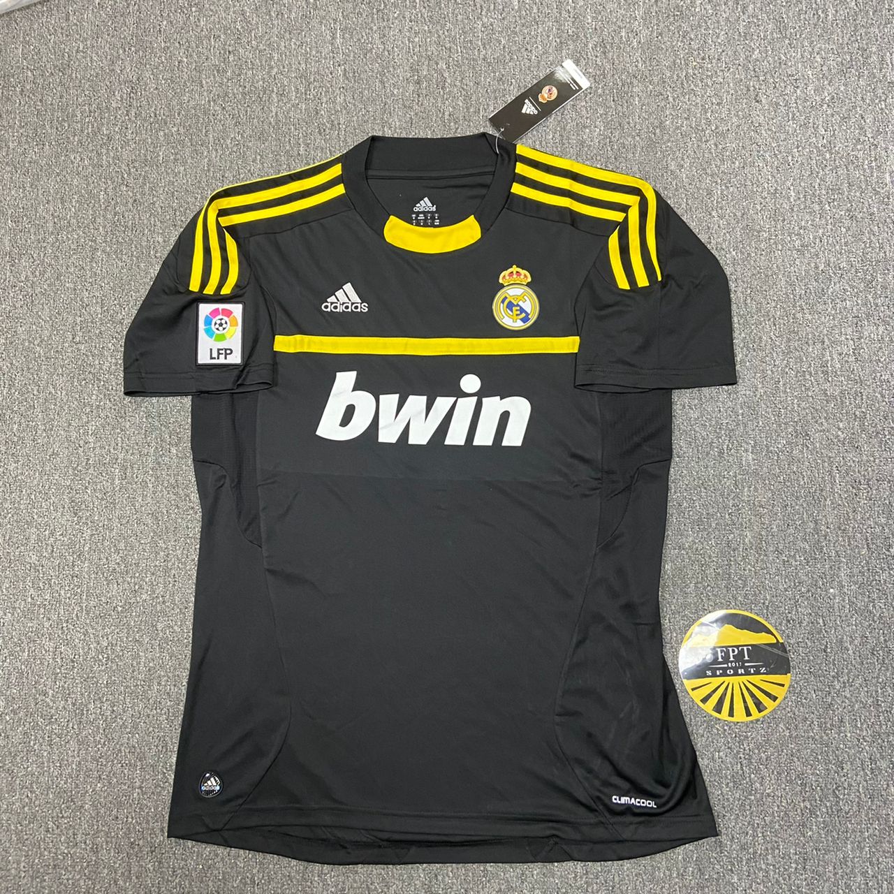 Vintage Adidas Real Madrid Home Bwin Football Jersey 2011/12 