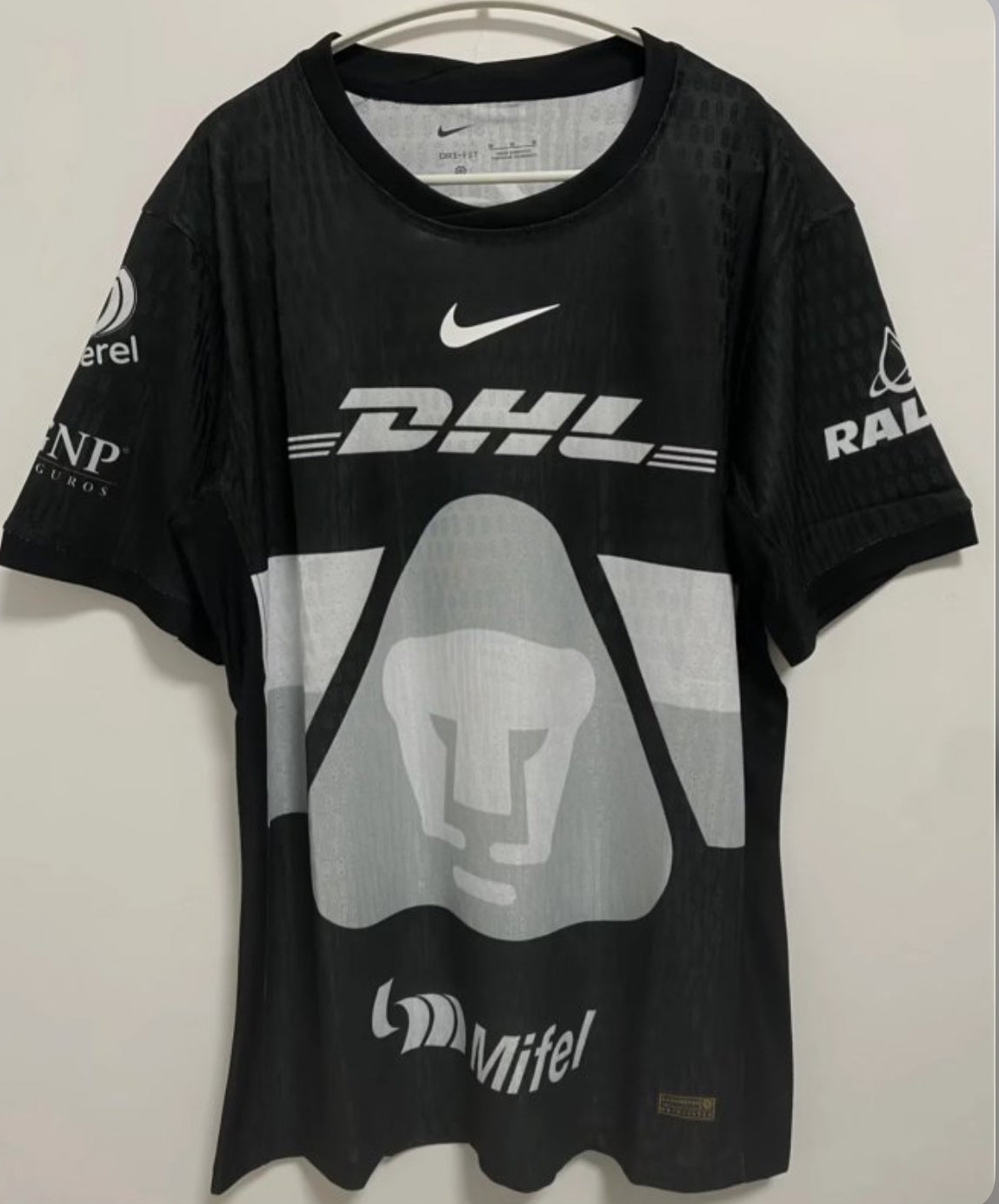 Pumas UNAM GK Black 25/26 Standard Kit