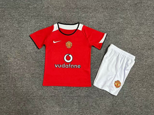 Man. Utd Home 04/06 Kids Retro Kit (Includes Shorts)