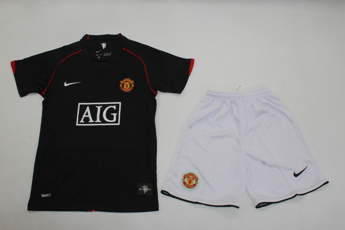 Man. Utd Away 07/08 Kids Retro Kit (Includes Shorts)