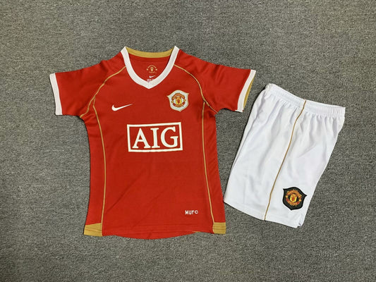 Man. Utd Home 06/07 Kids Retro Kit (Includes Shorts)