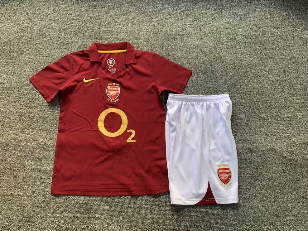 Arsenal Home 05/06 Kids Retro Kit (Includes Shorts)