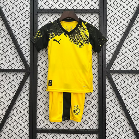 Borussia Dmund. Home 25/26 Kids Kit (Includes Shorts)
