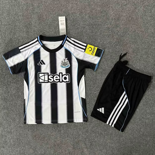 Newcastle Utd. Home 25/26 Kids Kit (Includes Shorts)