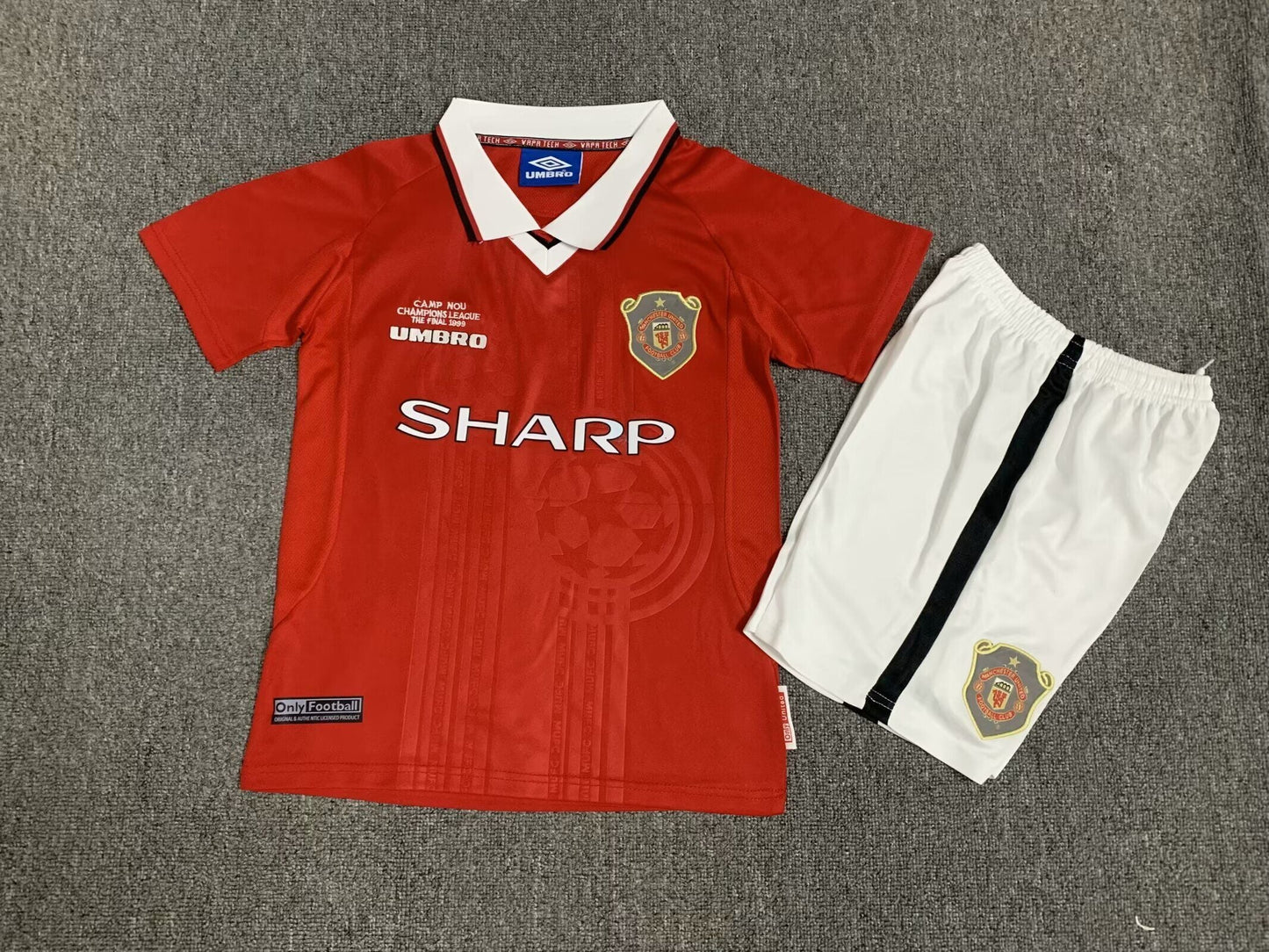 Man. Utd Home 1999 Kids Retro Kit (Includes Shorts)