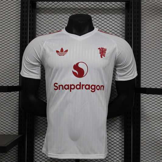 Man Utd. Concept 10 Player Issue Kit