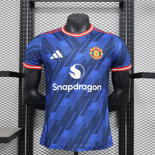 Man Utd. Concept 16 Player Issue Kit