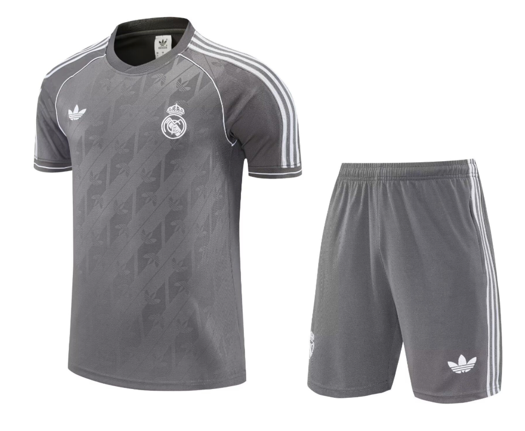 R. Madrid 25/26 Training Shorts Set 8