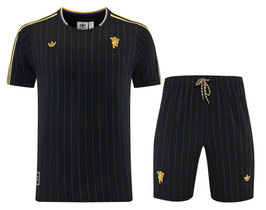 Man Utd 25/26 Pre Match/Training Shorts Set 6