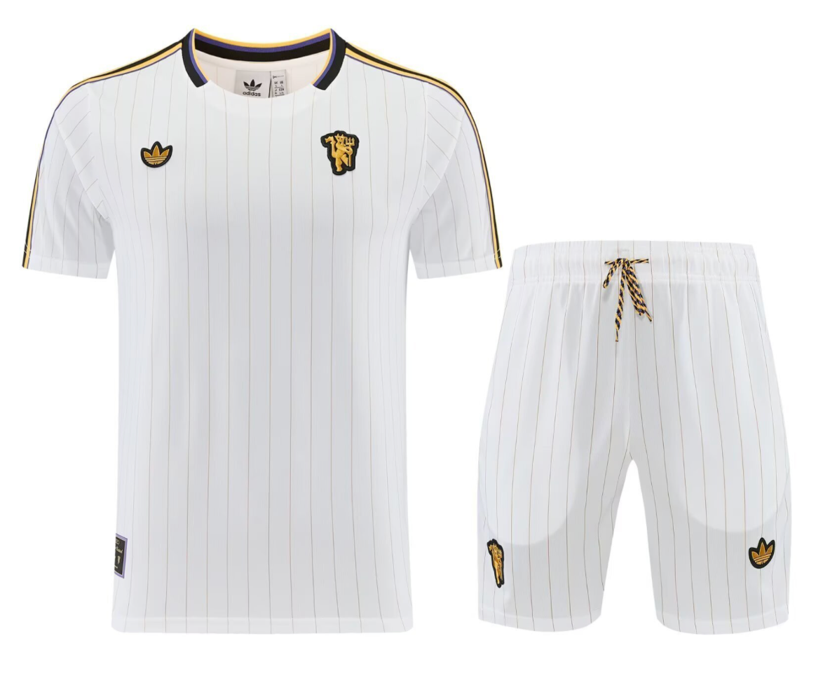 Man Utd 25/26 Pre Match/Training Shorts Set 7