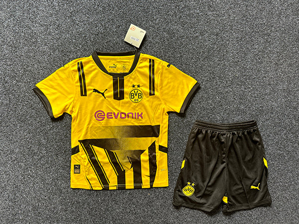 Borussia Dmund. 24/25 Kids Kit (Includes Shorts)