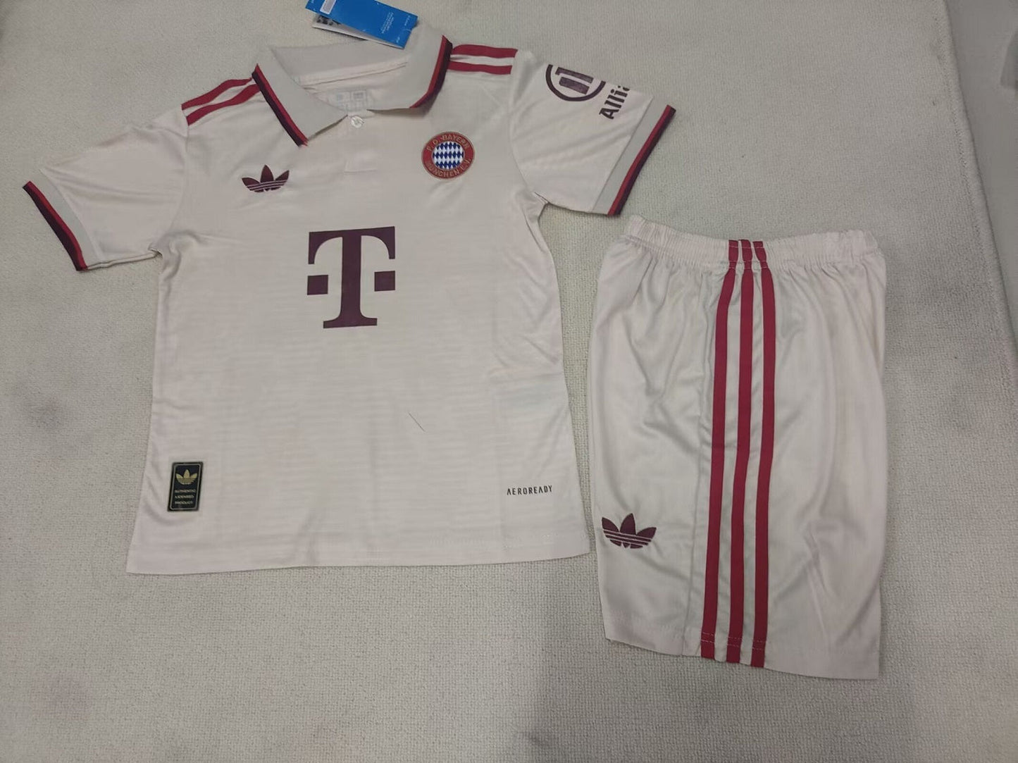 Bayern Mun. 24/25 Kids Kit (Includes Shorts)