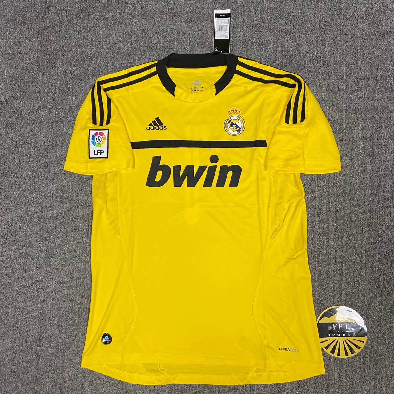 R. Madrid 11/12 Goalkeeper Away Club Jersey