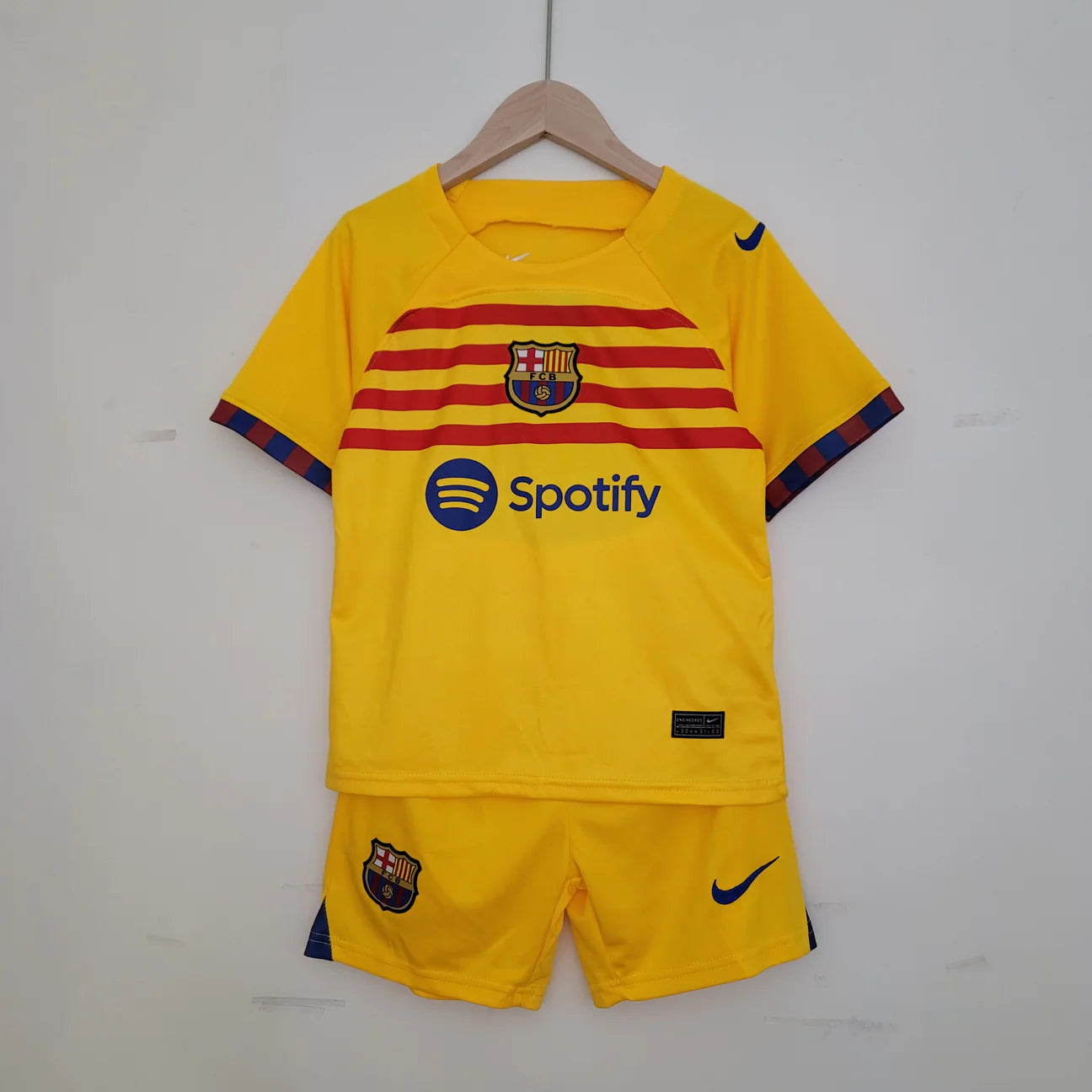 Barça 22/23 Kids Senyera Jersey (includes shorts)